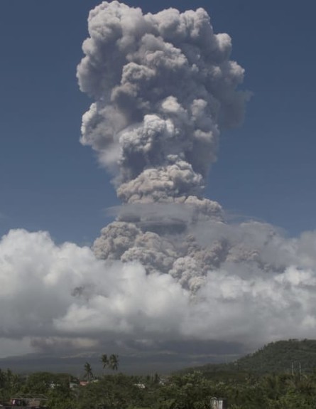 התפרצות הר געש בפיליפינים. ינואר 2018 (צילום: ap)
