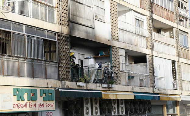 הדירה בירושלים שבה פרצה השריפה (צילום: דוברות המשטרה)