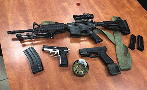 בין כלי הנשק שנתפסו (צילום: דוברות המשטרה)