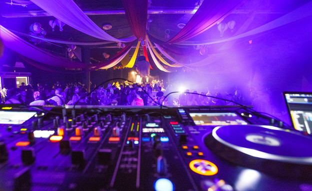 פורים במרכז הירידים