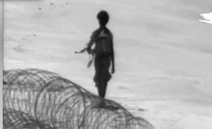 בלעדי לעובדה:אברה מנגיסטו חוצה את הגבול לעזה (צילום: מתוך "עובדה", שידורי קשת)