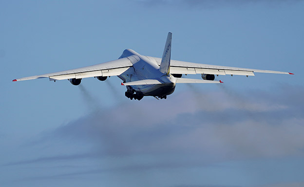 מטוס אנטונוב ממריא - ארכיון (צילום: רויטרס)