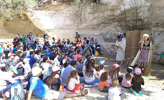 פעילות לכל המשפחה בבית גוברין (צילום: שירי ארד רשות הטבע והגנים)