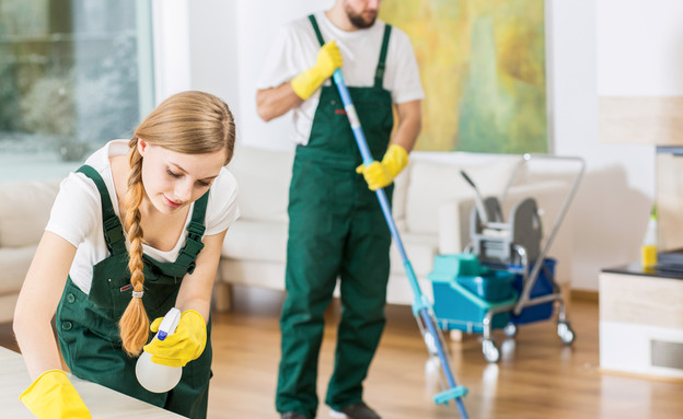 יש לכם מנקה בבית? אתם נחשבים למעסיקים לכל דבר (צילום: shutterstock)