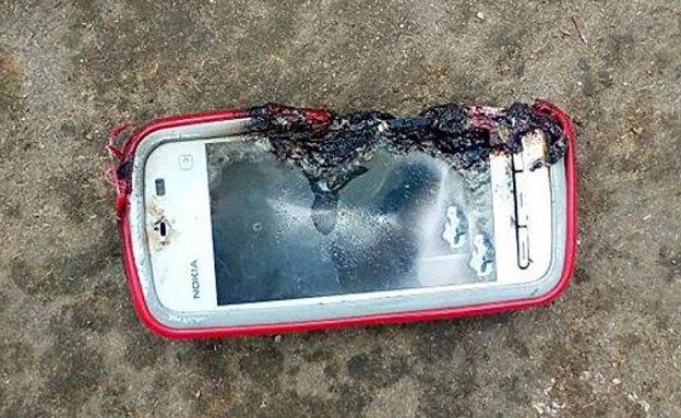 הטלפון שהתפוצץ והרג את בעליו בהודו (צילום: CEN)