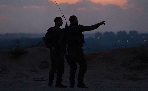 שוב: פלסטינים ניסו לחצות את הגדר (צילום: רויטרס)