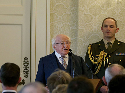 נשיא אירלנד מודיע על החנינה (צילום: sky news)