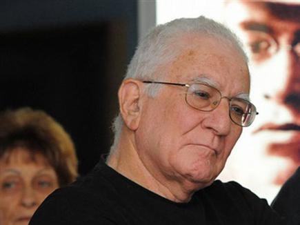 רוזנבלט ז"ל. מוותיקי עיתונאי הספורט בישראל (צילום: ראובן קסטרו, בא (צילום: ספורט 5)