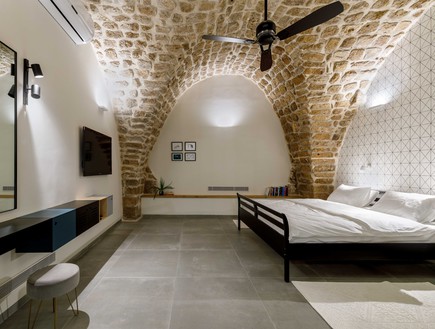 בית אבן, עיצוב מיכל מטלון, מיטה (צילום: אורית ארנון)