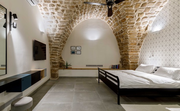בית אבן, עיצוב מיכל מטלון, מיטה (צילום: אורית ארנון)