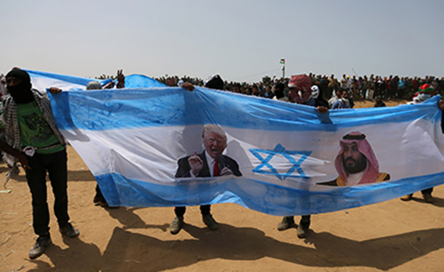 דגלי ישראל וארה"ב הוצתו (צילום: רויטרס)