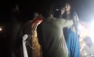 זמרת פקיסטנית נורתה למוות (צילום: טוויטר/gallinews.com )