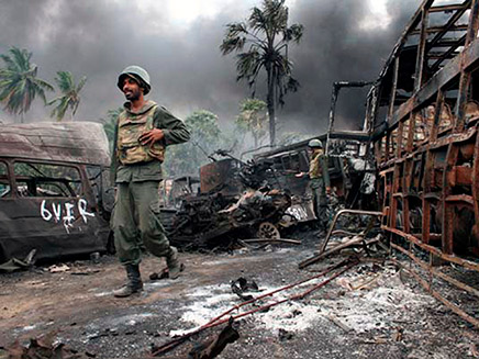 זירת פיגוע טרור בסרי לנקה, 2009 (צילום: רויטרס)