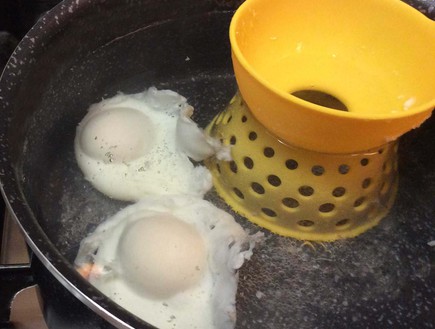 כלי להכנת ביצה עלומה, OXO (צילום: מירי צל דונטי, mako אוכל)