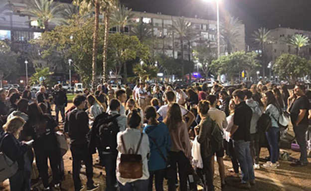 מאות הגיעו לאירוע הזיכרון בתל אביב (צילום: החדשות)