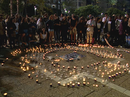 עצרת זיכרון אמש בכיכר רבין לזכר הנספים (צילום: החדשות)