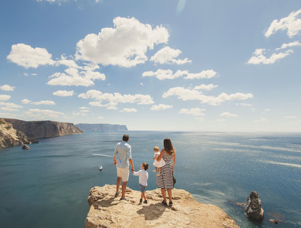 טיול משפחתי (צילום: Studio Peace, shutterstock)