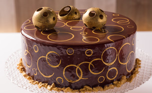 עוגת "מדוביק" הפוכה - עוגת דבש ושמנת חמוצה (צילום: בני גם זו לטובה, אוכל טוב)