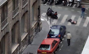 רגעי האימה: חשד לפיגוע דקירה בפריז
