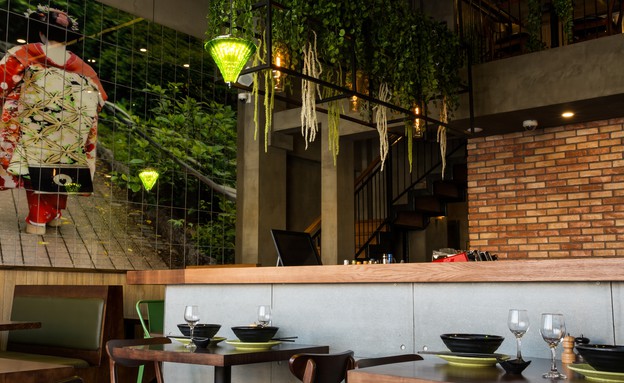 מסעדת JOYA , עיצוב חגית בכר, קיר אריחים (צילום: אבי קבלו פריזמה צלמים)