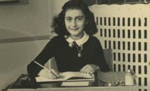 אנה פרנק (צילום: Anne Frank Stichting Amsterdam, ויקיפדיה)