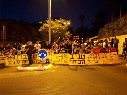 המחאה כנגד אלי טביב (צילום: ספורט 5)