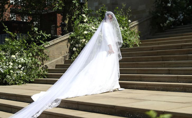 השמלה בחתונה המלכותית (צילום: CNN)