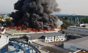 שריפת ענק (צילום: מתוך העמוד של coasterforce, מתוך instagram)