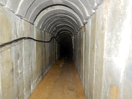 פתח המנהרה שהותקפה (צילום: דובר צה