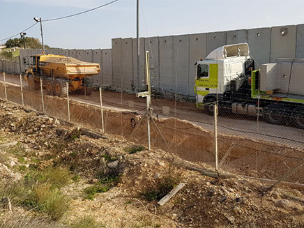 הקמת המכשול שמעצבנת את הלבנונים