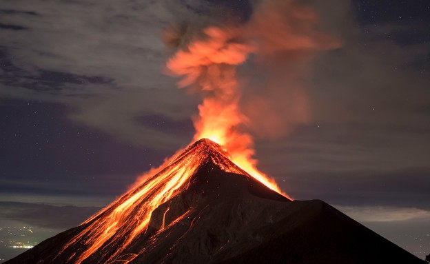 התפרצות הר הגעש פואגו בגוואטמלה (צילום: fboudrias, shutterstock)