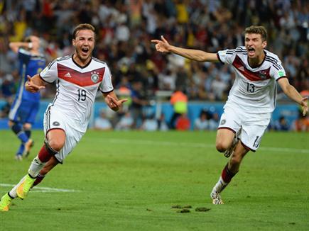 הקבוצתיות הביאה להישגים. גרמניה חוגגת גביע עולמי (getty)