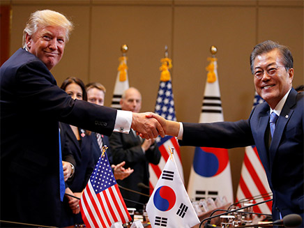 לא עניין של צפ' קוריאה, שני הנשיאים (ארכיון) (צילום: רויטרס, חדשות)