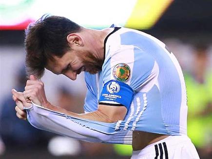 לקח קשה את האכזבות. מסי אחרי עוד רגע כואב עם ארגנטינה (Getty) (צילום: ספורט 5)