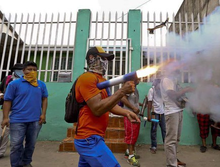 מהומות בניקרגואה (צילום: דודו אטר)