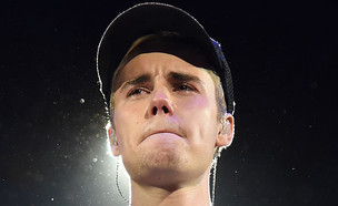 ג'סטין ביבר בוכה (צילום: Jason Merritt, Getty Images)