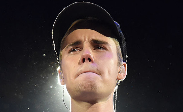 ג'סטין ביבר בוכה (צילום: Jason Merritt, Getty Images)
