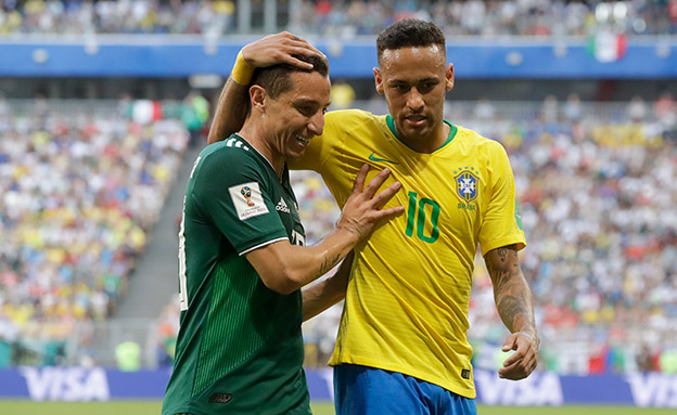 ברזיל נגד מקסיקו במונדיאל‎ (צילום: AP, חדשות)