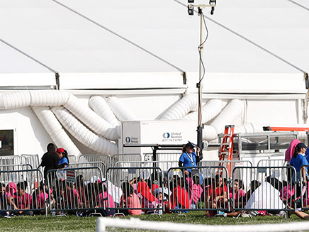 מחנות לילדי מהגרים (צילום: AP, חדשות)