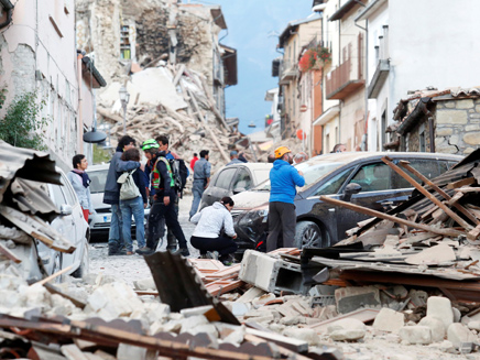 החשש: קריסת מבנים ברעידה חזקה (צילום: רויטרס, חדשות)