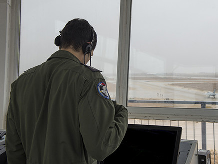 טיסה ראשונה (צילום: קורל דביר, בטאון חיל האוויר)