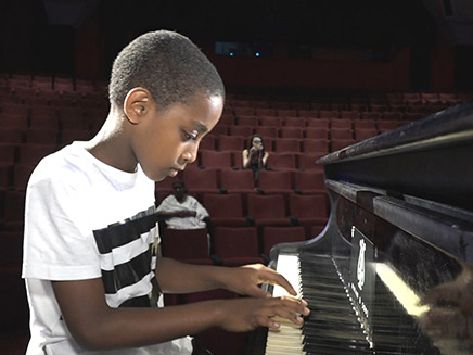 פסנתר יד ראשונה מראש ממשלה פסנתר יד ראשונה מראש ממשלה