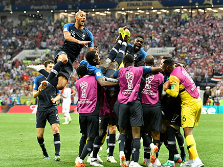 בפעם השניה: צרפת אלופת העולם (צילום: AP, חדשות)