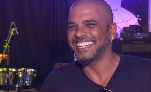 אייל גולן מגיב להצעת הנישואין של אילנית (צילום: מתוך "ערב טוב עם גיא פינס", שידורי קשת)