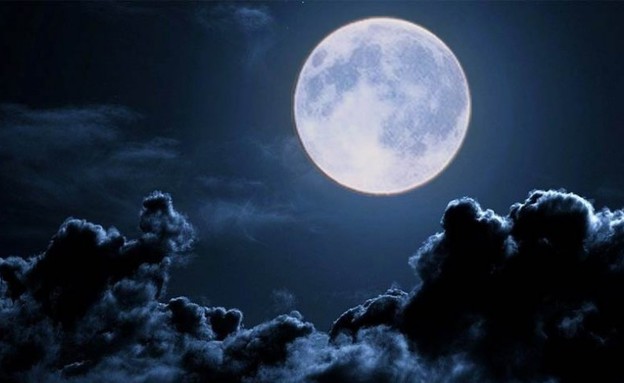 ירח בשמיים (צילום: Twitter/TheInspiredLife)