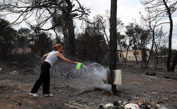 שריפה ביוון (צילום: AP, חדשות)