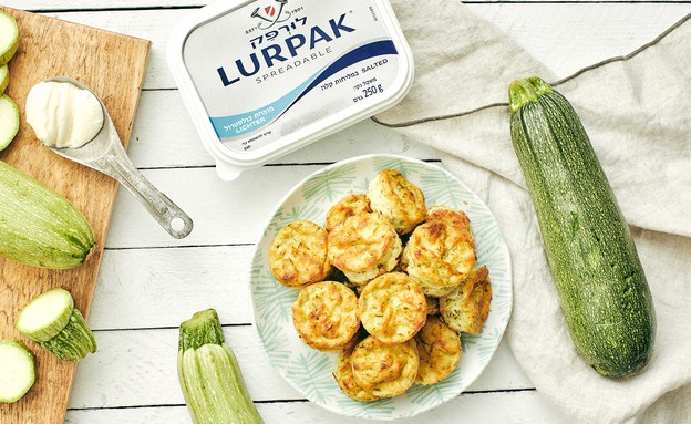 מאפינס קישואים עם ממרח חמאה