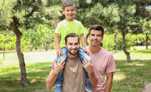 אבות גאים (צילום: Africa Studio, Shutterstock)