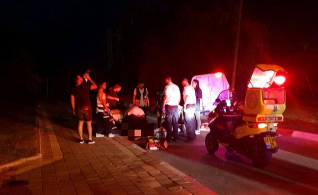 תאונת דרכים, תל אביב, נער בן 13 מת ונער נוסף נפצע (צילום: תיעוד מבצעי מד"א, חדשות)