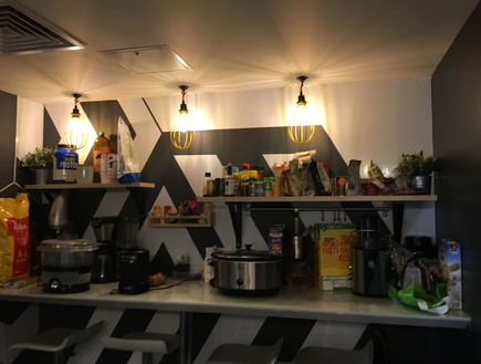 קו ליבינג, לונדון, מטבח משותף (צילום: חפצי תירוש)